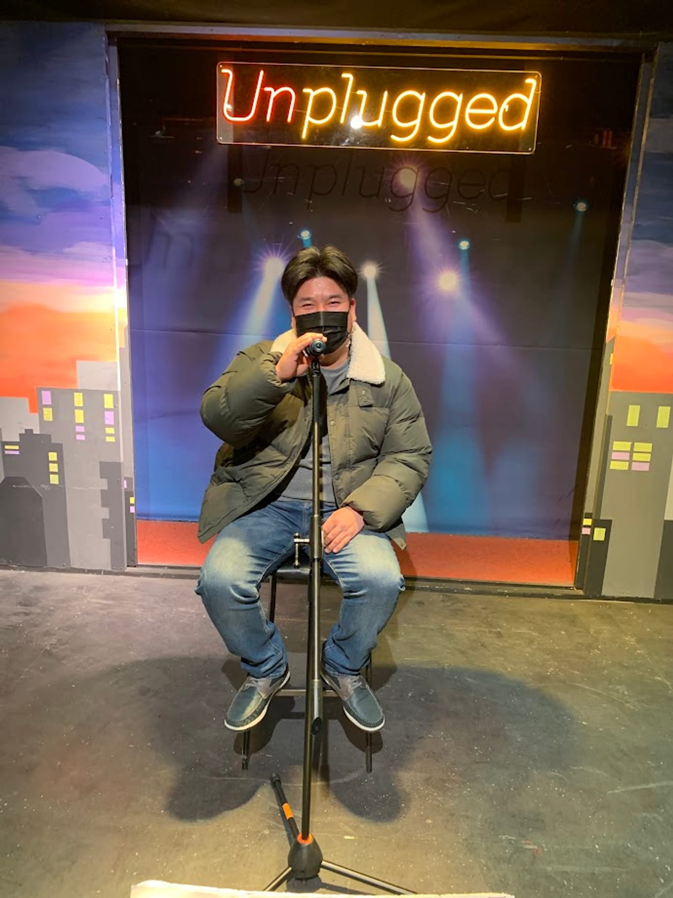 [Tiyatro İncelemesi] Sevgililerin Buluşma Noktası Önerisi: Üniversite Caddesi Tiyatrosu Unplugged