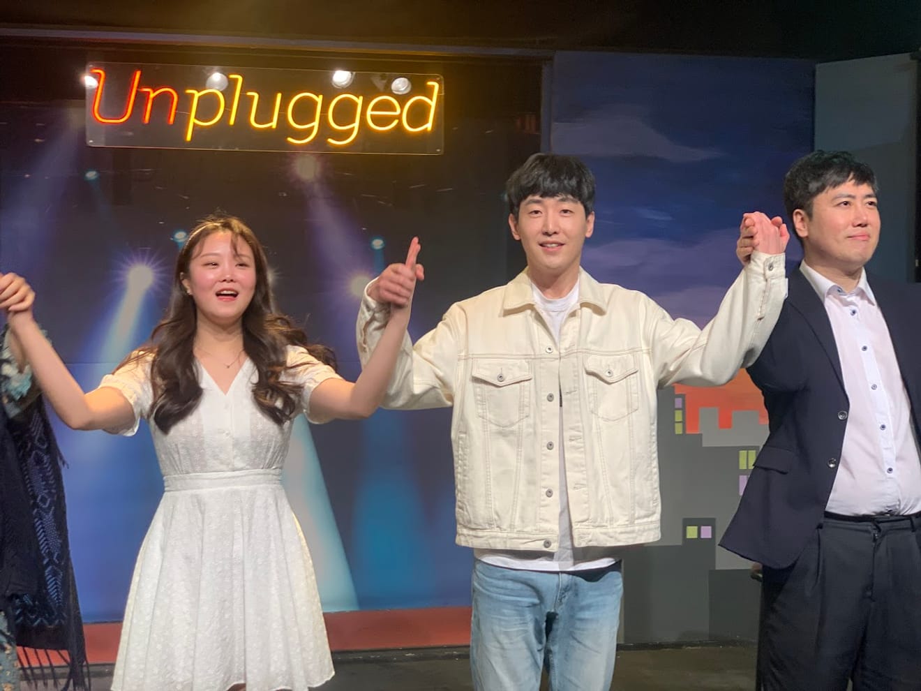 [Tiyatro İncelemesi] Sevgililerin Buluşma Noktası Önerisi: Üniversite Caddesi Tiyatrosu Unplugged