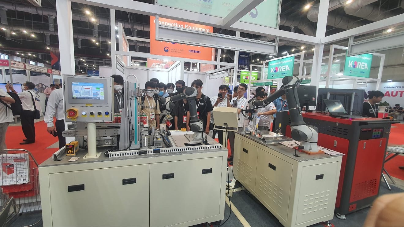 AW VIETNAM 2024: Persiapan dan Hari Pertama Partisipasi dalam Pameran Industri Otomatisasi Pabrik Cerdas Vietnam 2024