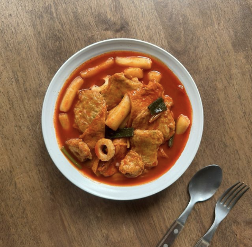 Tteokbokki, o petisco e comida reconfortante representativo da Coreia!