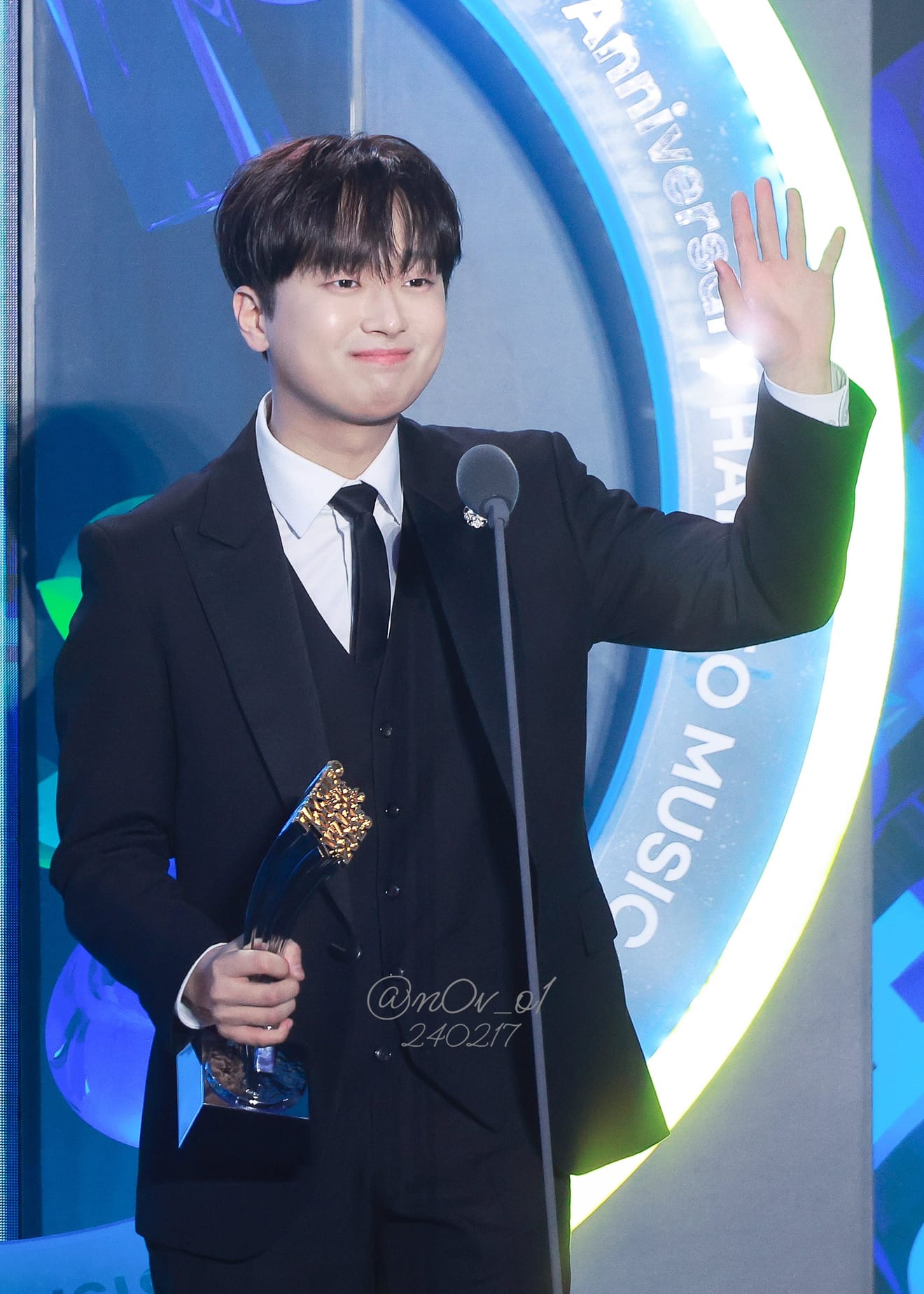 Cantante Lee Chan-won 1° album ufficiale "ONE" brano principale "Phongdeung"