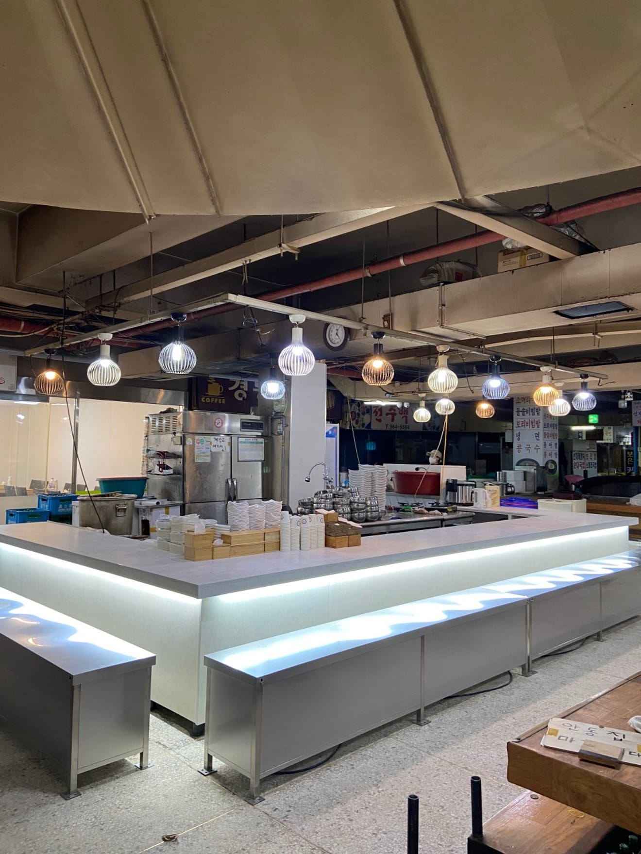 [Seul 01 Hattı] Pazarın Derin Lezzeti! Jegidong İstasyonu, Gyeongdong Pazarı Yerel Eski Restoranları