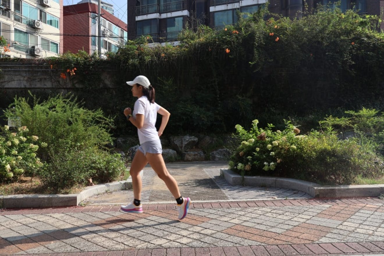 舒適跑步的最佳選擇：Skechers Max Cushioning Propulsion 慢跑鞋推薦
