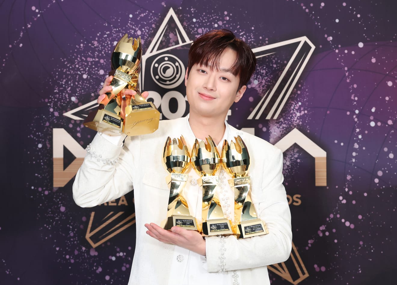 Lee Chan-won... 5 nagród na 2024 KGMA (Korea Grand Music Awards)
