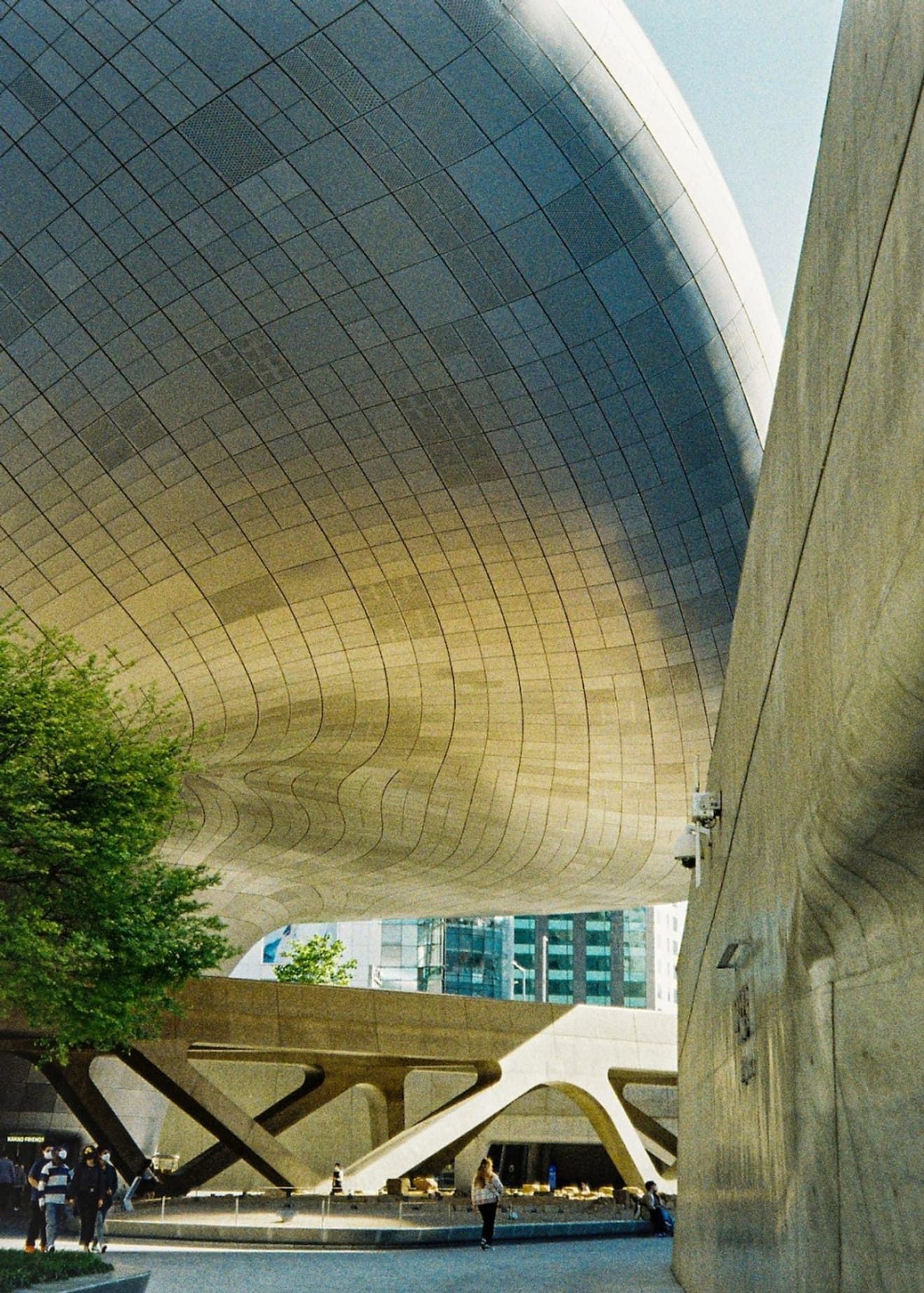 Sehenswürdigkeiten in Seoul, das zukunftsorientierte Dongdaemun Design Plaza (DDP)