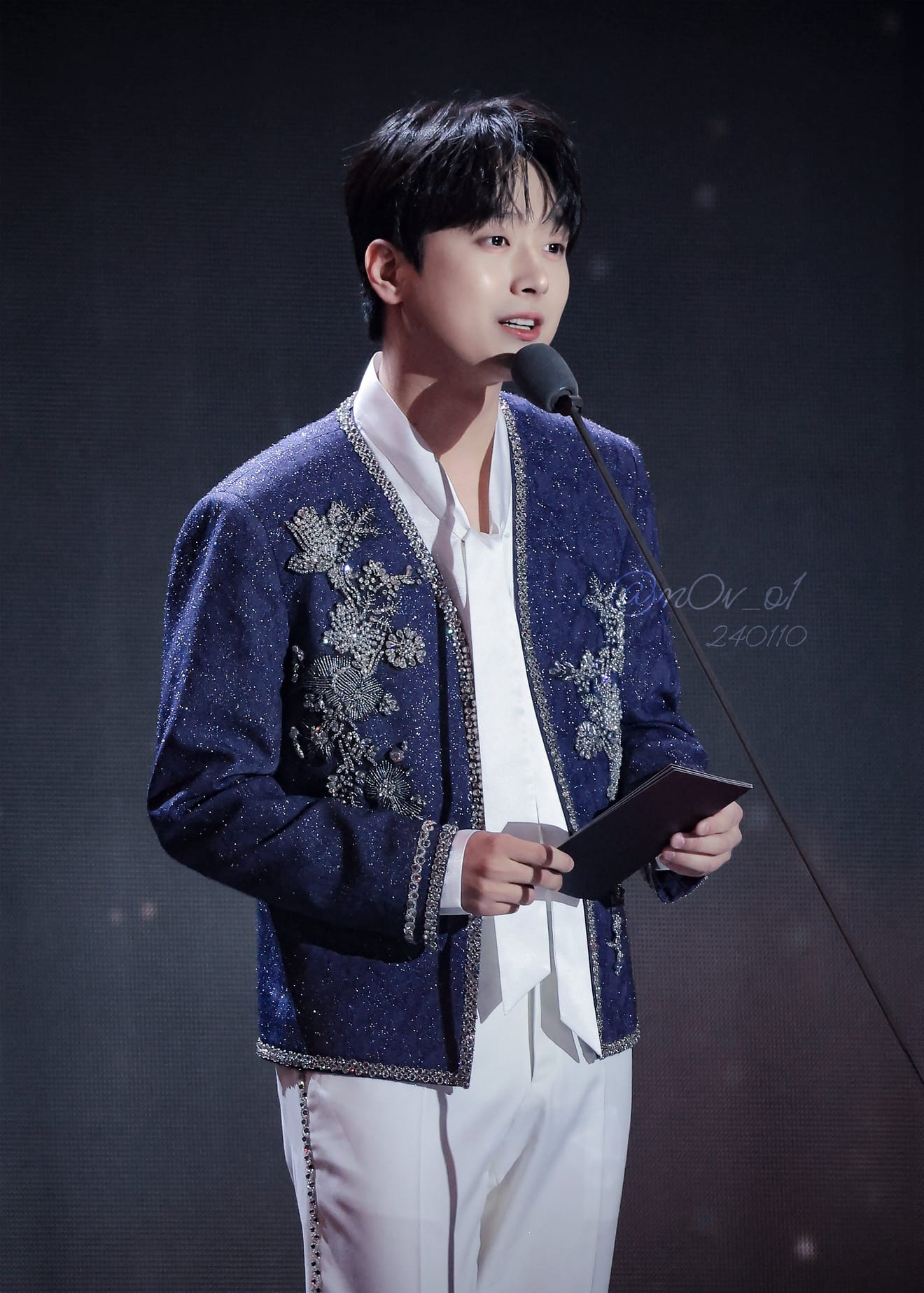 Cantante Lee Chan-won 1° album ufficiale "ONE" brano principale "Phongdeung"