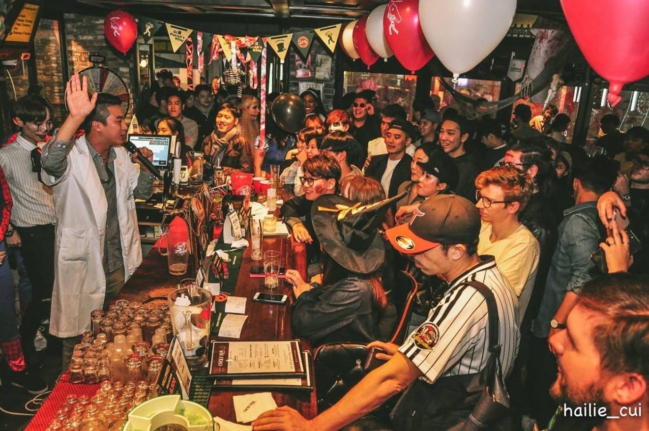 Envie de regarder un match de foot tout en sirotant une bière ? - Quartier de Mapo-gu