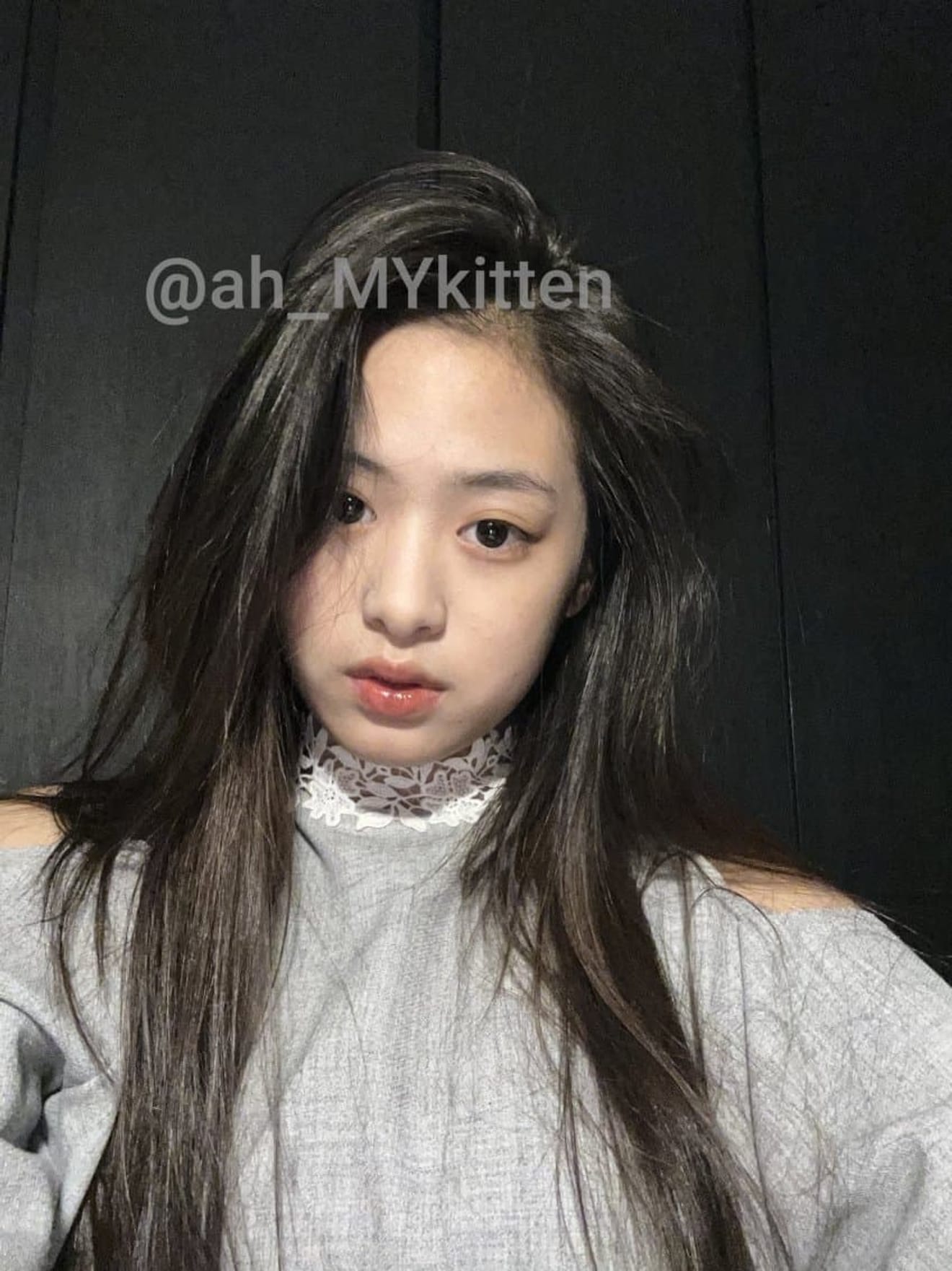 Beymonster Ah-yeon: Foto del passato, infanzia e foto di diploma