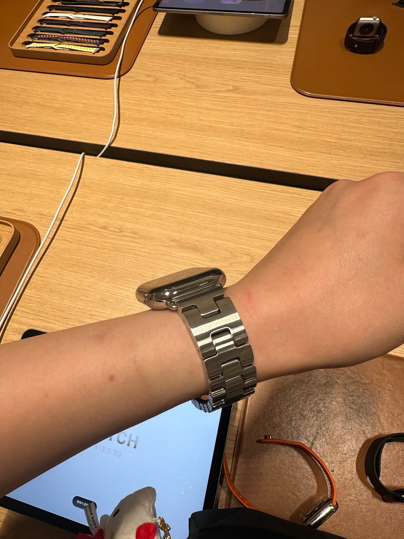 Hermes Grand H hay Kilim đây...