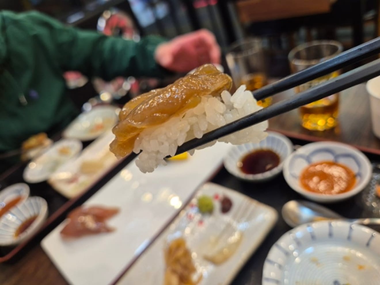 新림站居酒屋我們的壽司：新鮮美味的熟成魚生和壽司