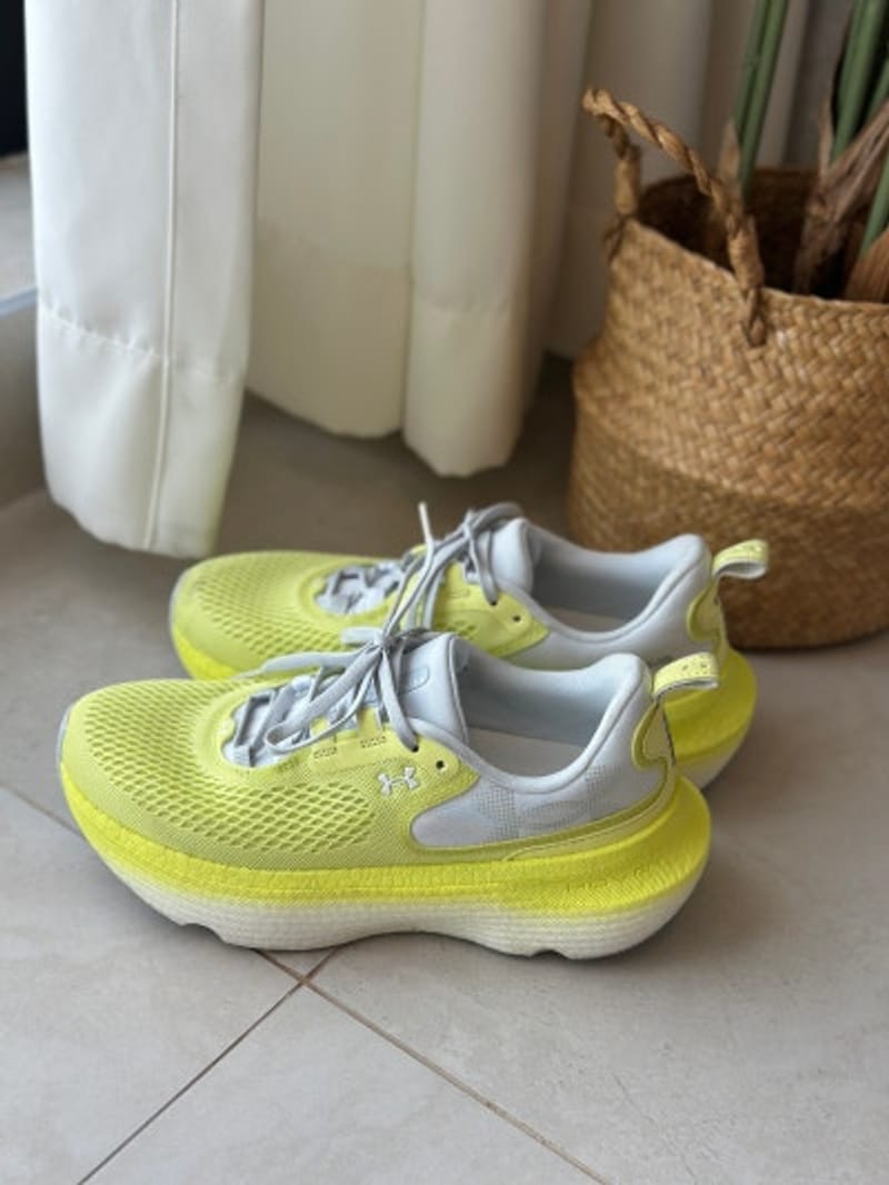 รองเท้าวิ่งเดลี่สำหรับสุภาพสตรีที่แนะนำ Under Armour Infinite Elite 2