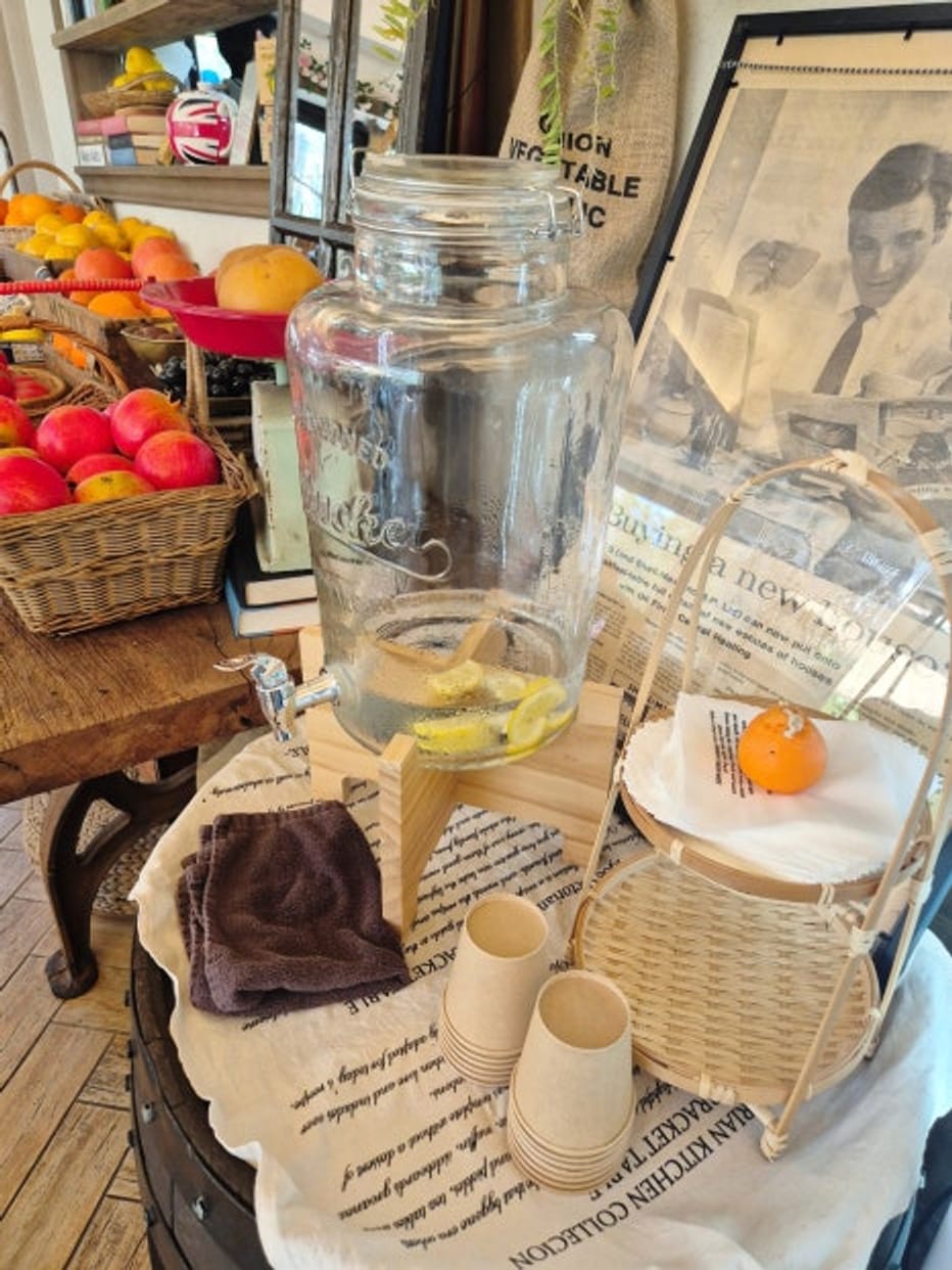 Ulasan dari Cafe La Pluie Flute Seongsu yang terkenal dengan kue stroberinya