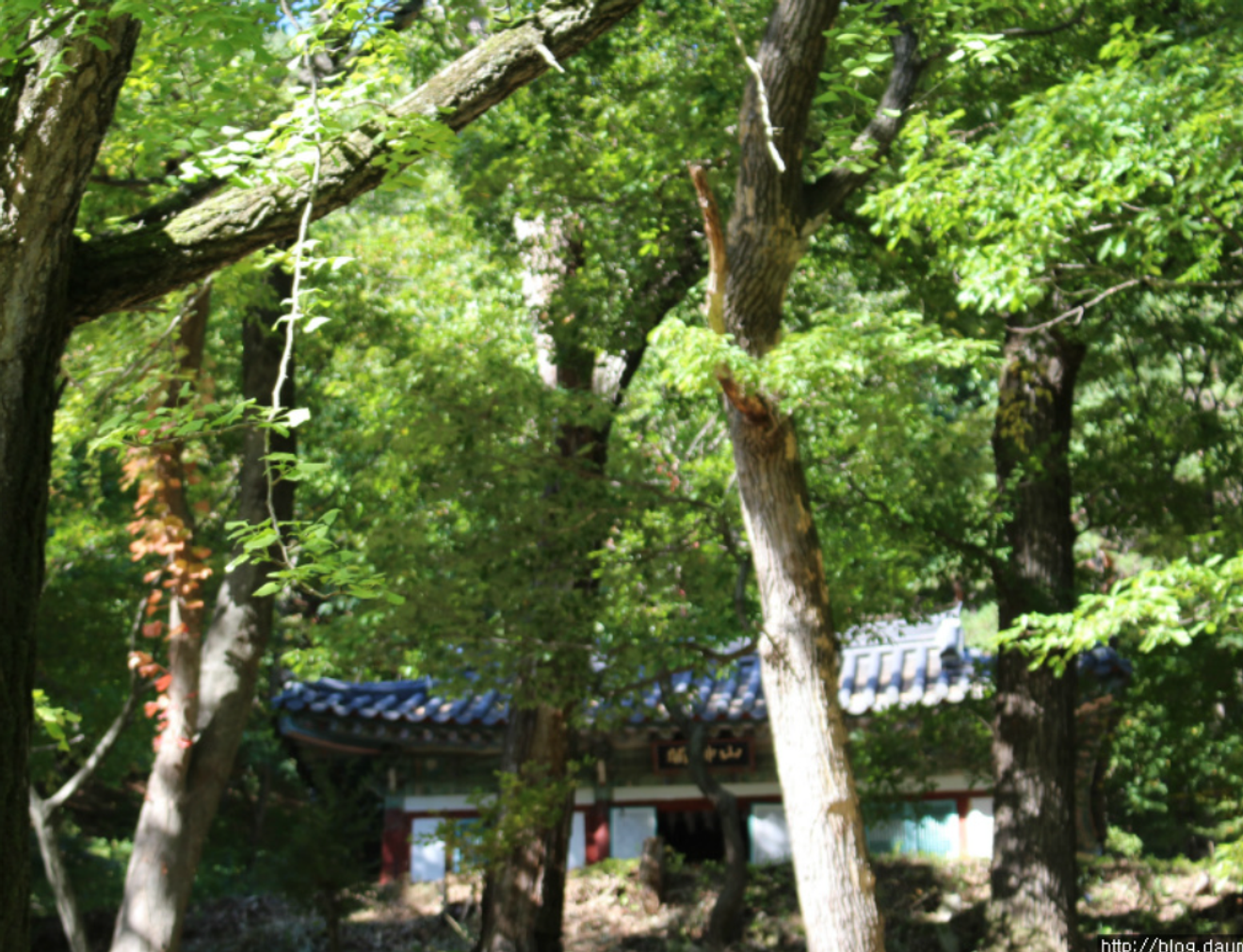 O maior templo de cavernas do Oriente, Gongju Maengosa: um espaço misterioso que guarda a essência de 1500 anos de história
