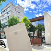 從 iPhone 15 升級到 iPhone 16 一般款後，發現它輕巧且外觀漂亮，但相機畫質、60Hz 刷新率和缺乏 AOD 功能讓我有點失望。