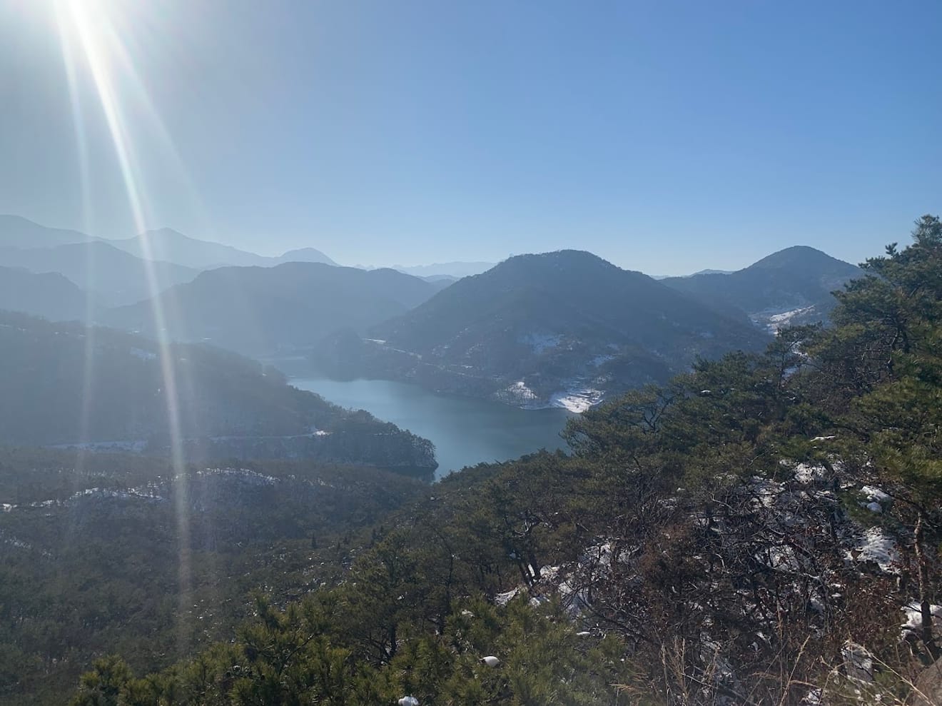 [Ulusal Park Pul Turu] 10. 월악산 (Walaksan) Yeni Başlayanlar İçin Kar Çiçeği Dağcılık Rotası Oksunbong'un Chungju Gölü Manzarası