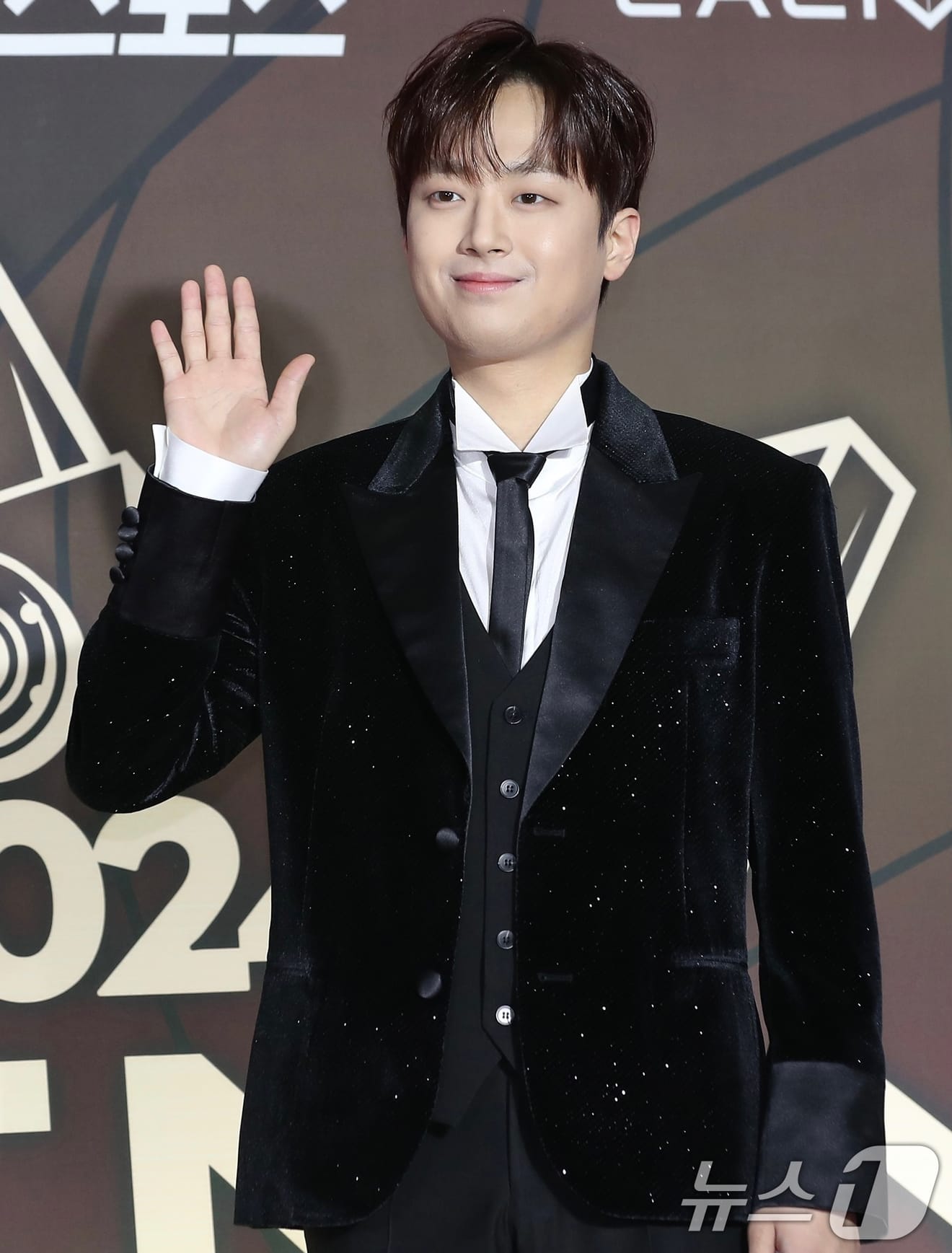 Lee Chan-won... 5 nagród na 2024 KGMA (Korea Grand Music Awards)