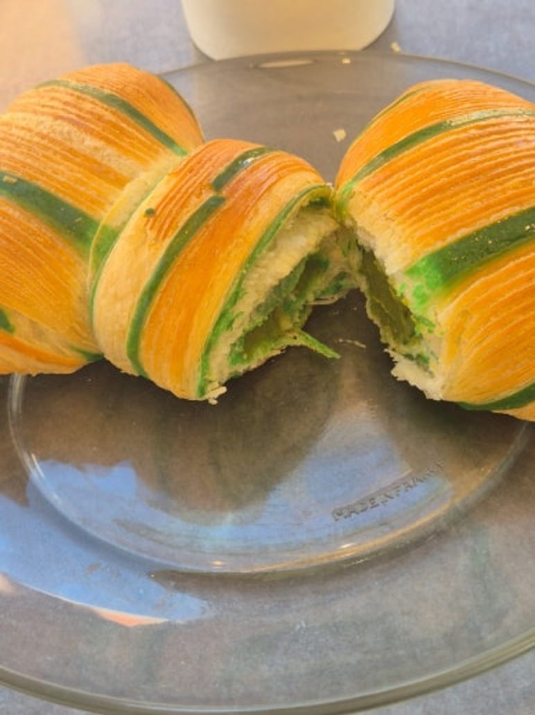 Apgujeong'da Kurdele Ekmekli Panier de Mmooni Rodeo Sokağı Cafe