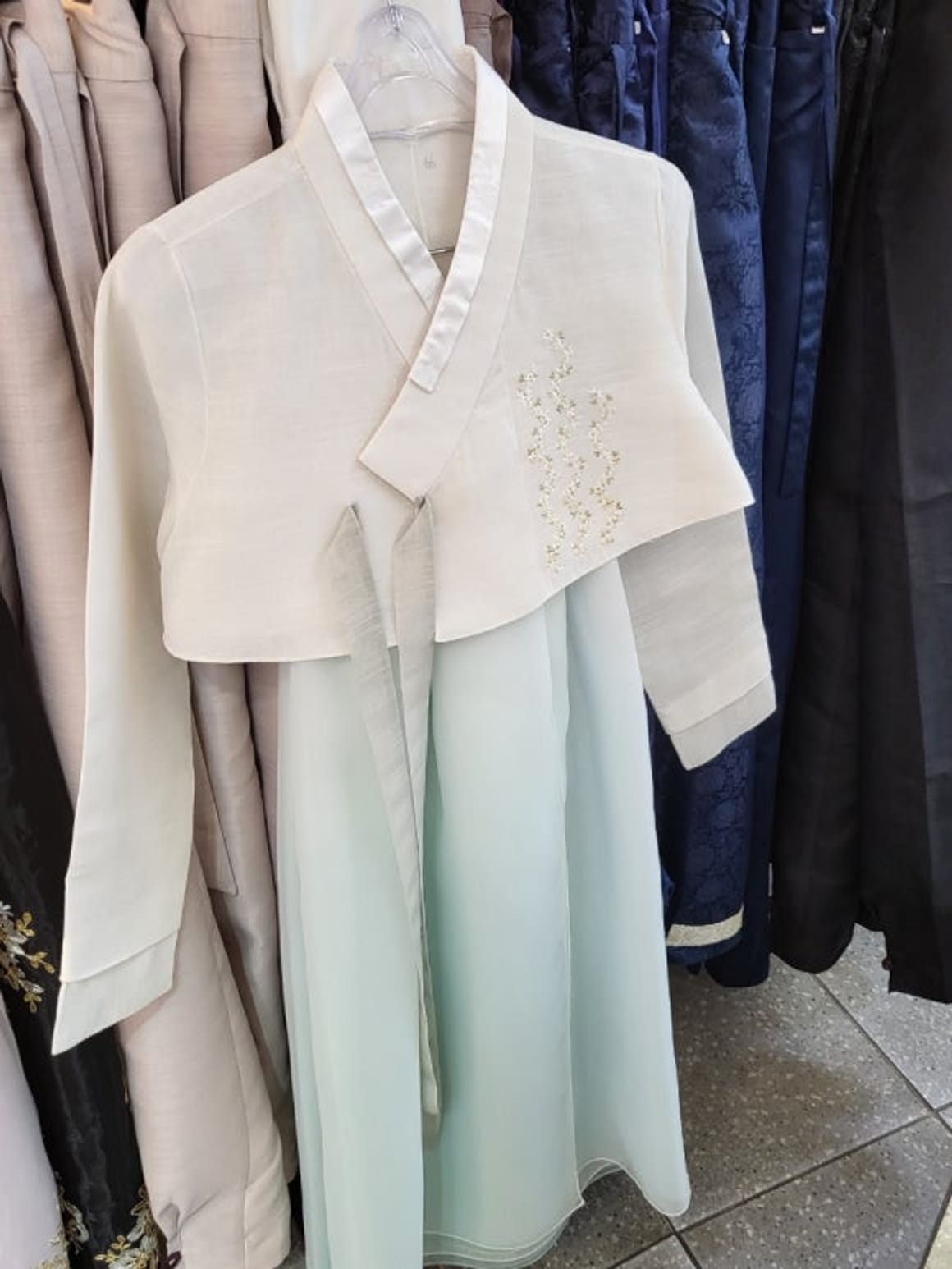 Gyeongbokgung Hanbok Verleih Erfahrungsbericht: Byeolgungteo Hanbok
