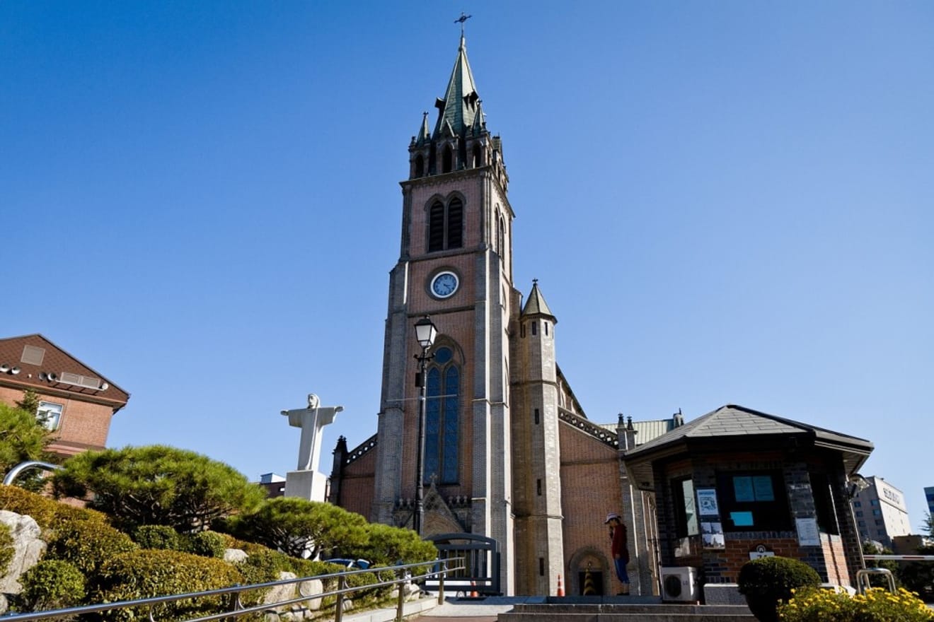 Tujuan Wisata Seoul, Pusat Budaya dan Belanja Myeongdong