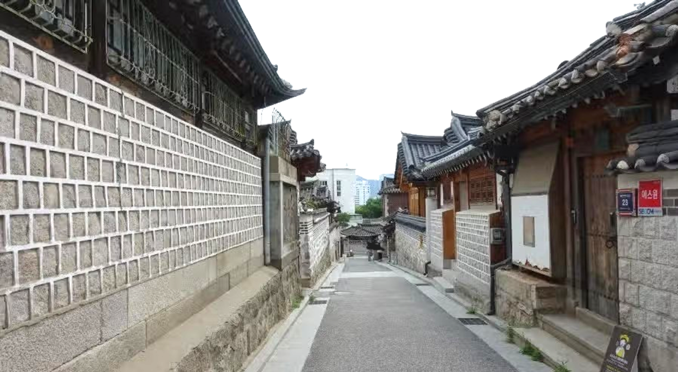 "서울 북촌 한옥마을 여행 가이드 – 전통과 현대가 만나는 한국의 아름다운 골목길 탐방"