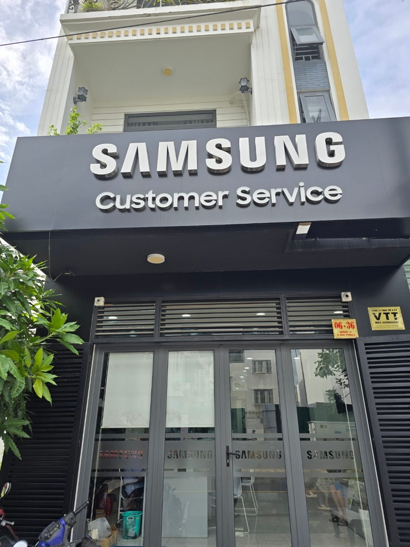 Galaxy telefoon water beschadigd! Bezoek aan Samsung Service Center in Nha Trang