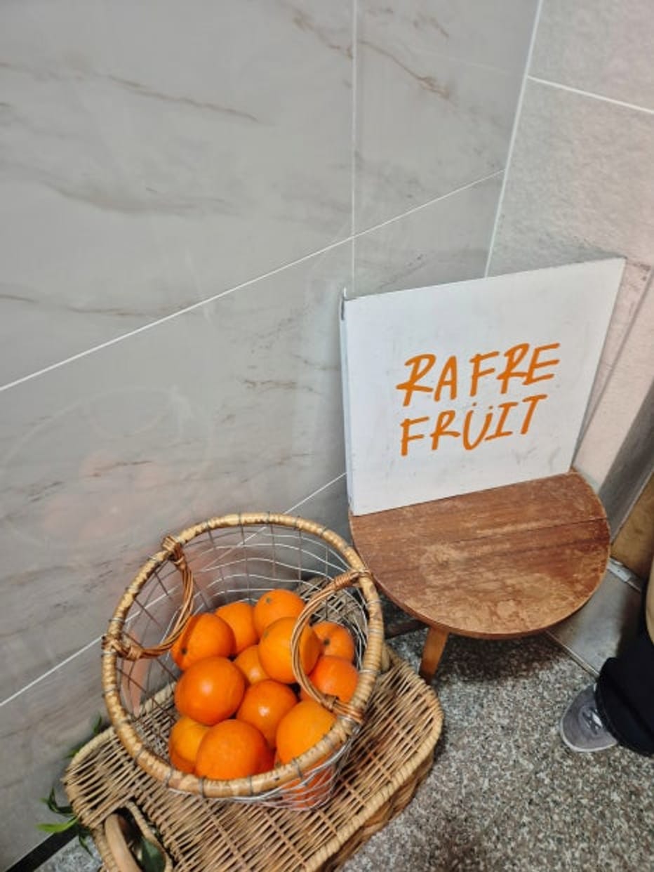 Ulasan dari Cafe La Pluie Flute Seongsu yang terkenal dengan kue stroberinya