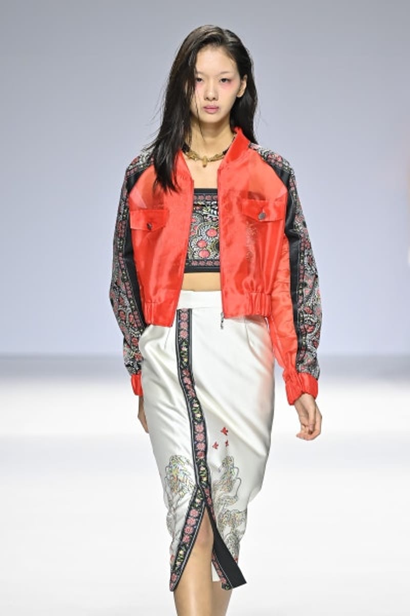[Sınırlı Sayıda] Şeffaf Kırmızı Ceket Siyah Ceket Benzersiz Modern Hanbok