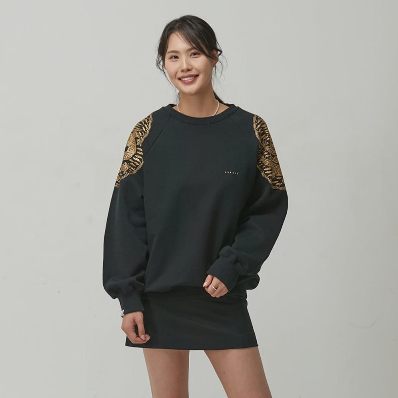 외국인선물추천! 전통과 한국유산을 담은 리슬의 한복맨투맨