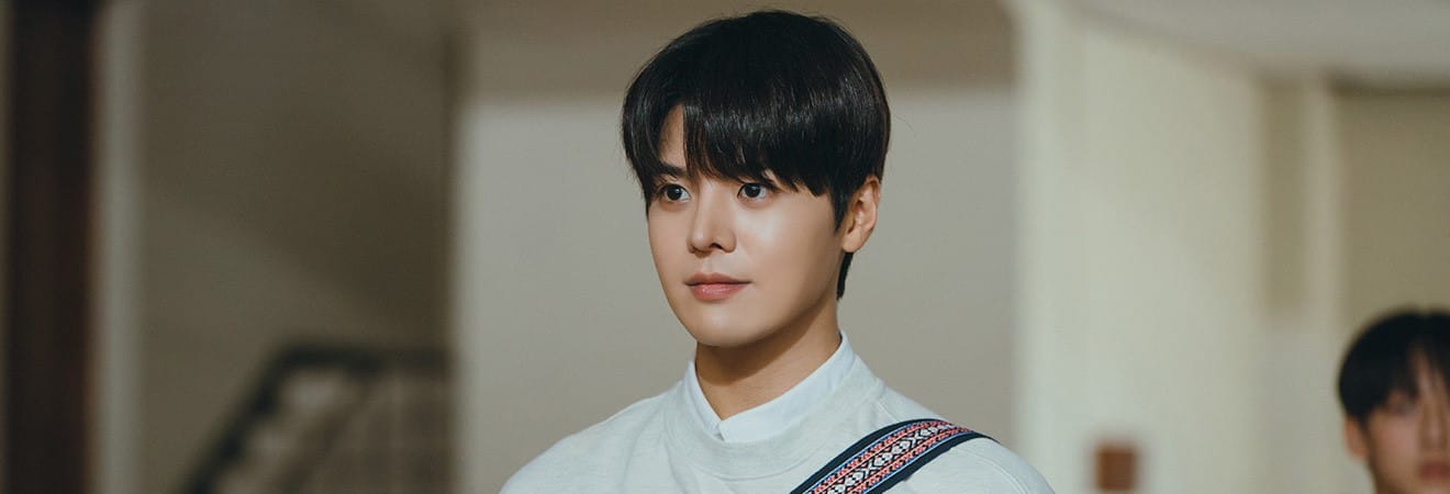 To go back in time and prevent his father's accident, the Korean drama 'Sparkling Watermelon'