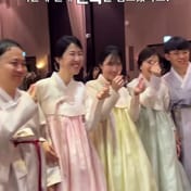 Hanbok hiện đại được ra mắt bởi Lisle là một thiết kế không thể chê vào đâu được khi sử dụng như trang phục hàng ngày, với phần cổ áo và dây lưng truyền thống để tăng thêm vẻ đẹp cổ điển. Chương trình gây quỹ được tiến hành trên Wadiz từ ngày 19 đến 25 th