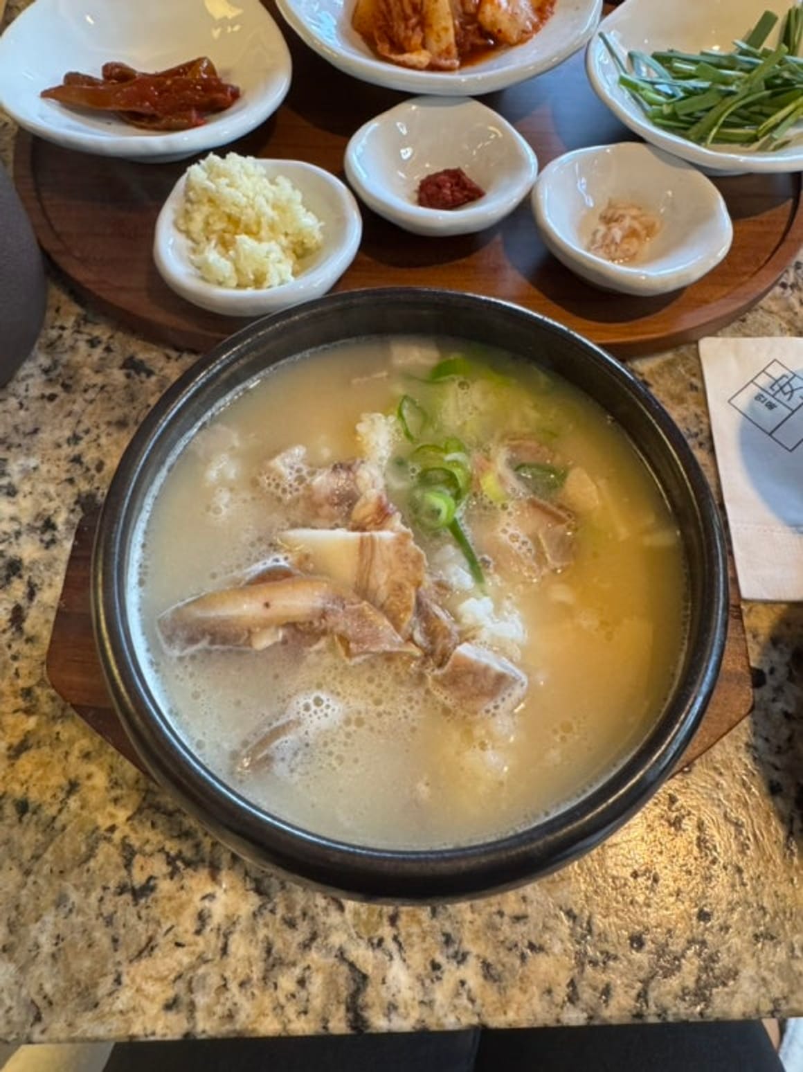 Anmok Seomyeon: ¡Guía Michelin de Busan! Sopa de cerdo