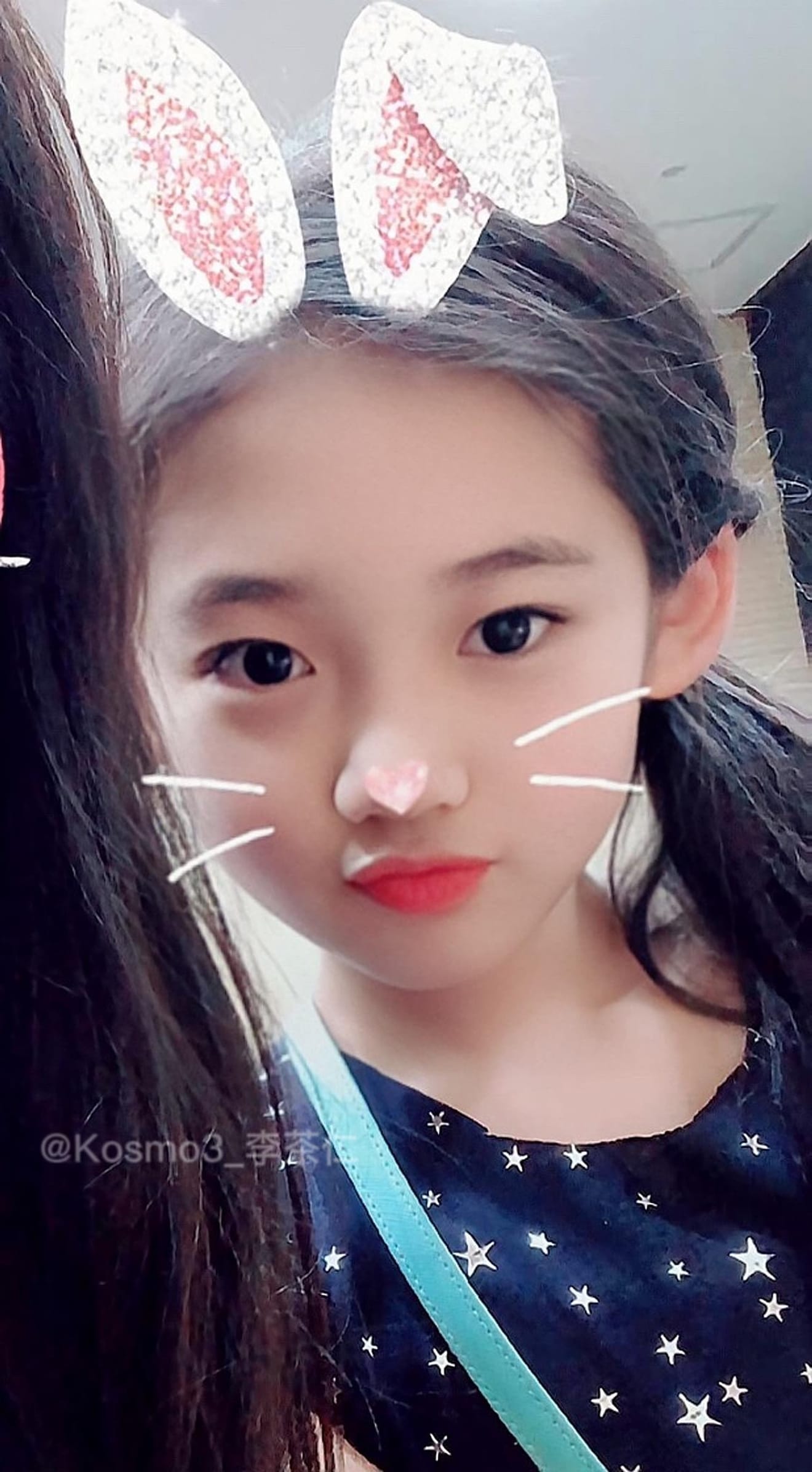 Baby Monster Laura's Pre-Debut Photos, Graduation Photos, and Childhood Photos