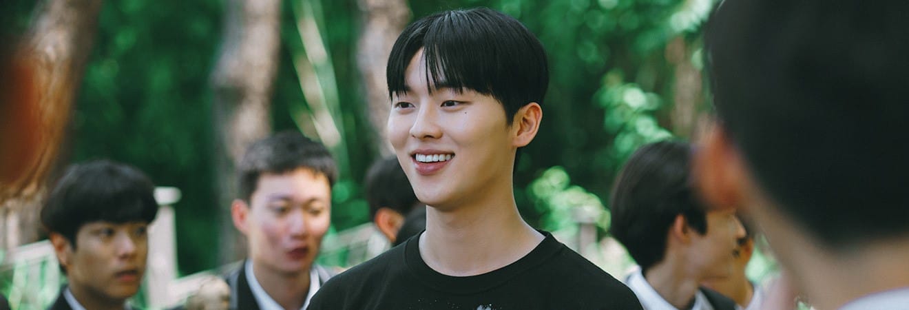 To go back in time and prevent his father's accident, the Korean drama 'Sparkling Watermelon'