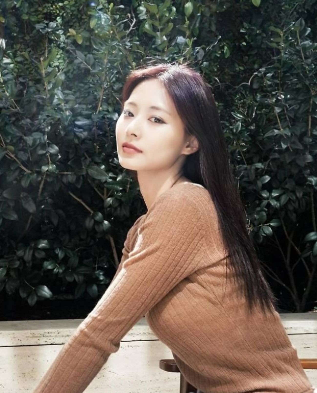 TWICE Tzuyu shows off her "Goddess Aura" even in her relaxed daily life
