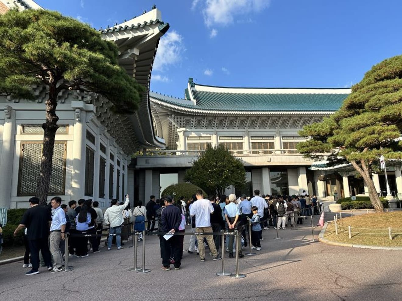 Visit to the Blue House (Bookable from Japan)